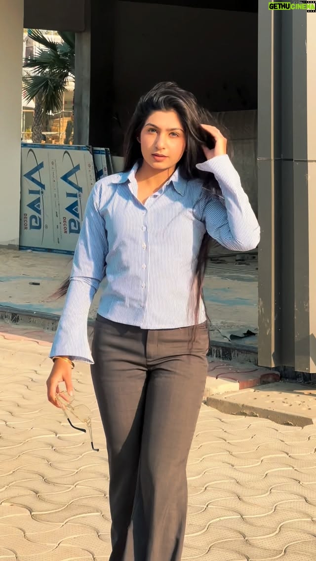 Simran Kaur - 2K Likes - Surma 🔥