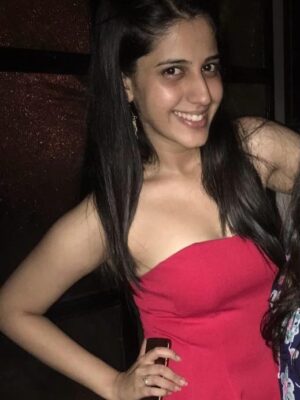 Simran Pareenja Instagram - 2016 - the best time of my life, so good that i actually should have put a kaala teeka on me❤️🧿
