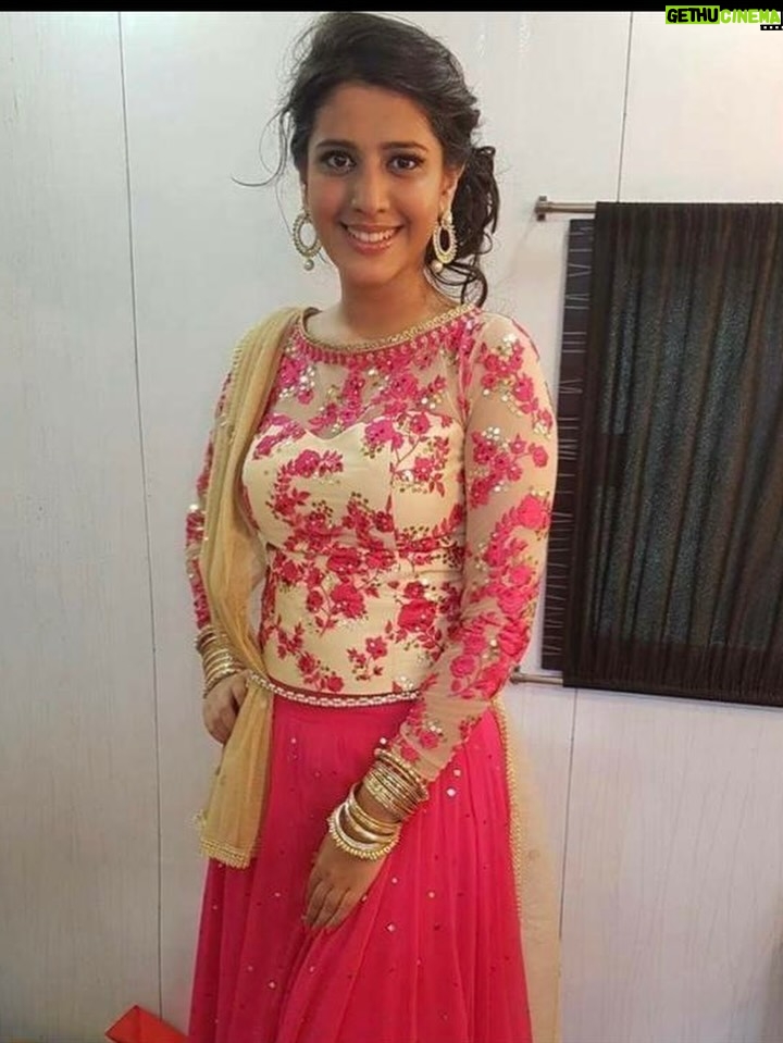 Simran Pareenja - 4K Likes - 2016 - the best time of my life, so good that i actually should have put a kaala teeka on me❤️🧿
