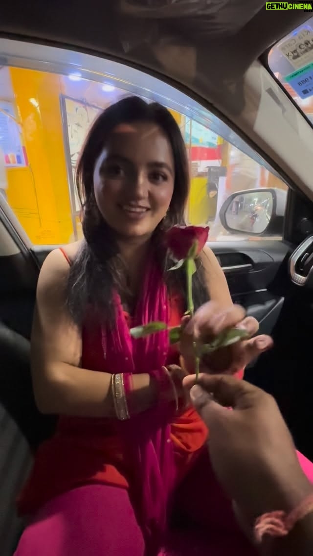 Simran Verma - 659.1K Likes - Meri biwi nahi behan hai 🤣