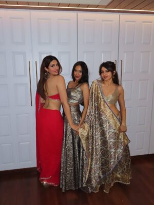 Simrat Sokhi Instagram - Oh, don’t mind me 🤭
.
.
.
Outfit by: @dsignersonia ❤️