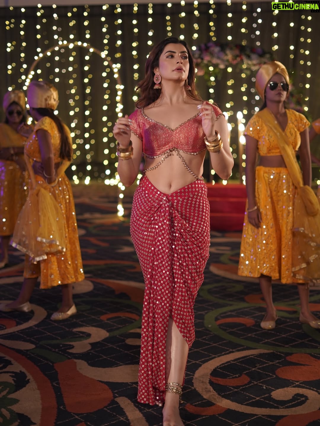 Simrithi Bathija - 2.2K Likes - From set to screen 💥
‘Right Sali Pe Ba Jija Ka’ is OUT NOW 
Did you watch it? Tell me your thoughts👇🏻 
 
It was my pleasure to share the screen with Power-star @singhpawan999 🌟 

.

.

.

@shabbir_ahmed9 
@tserieshamaarbhojpuri 
@shilpi_raj_personal 

.

.

.

#bhojpuri #itemsong #pawansingh999 #simrithibathija #bts