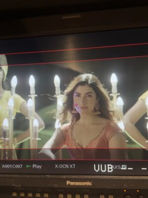 Simrithi Bathija Instagram - From set to screen 💥
‘Right Sali Pe Ba Jija Ka’ is OUT NOW 
Did you watch it? Tell me your thoughts👇🏻 
 
It was my pleasure to share the screen with Power-star @singhpawan999 🌟 

.

.

.

@shabbir_ahmed9 
@tserieshamaarbhojpuri 
@shilpi_raj_personal 

.

.

.

#bhojpuri #itemsong #pawansingh999 #simrithibathija #bts