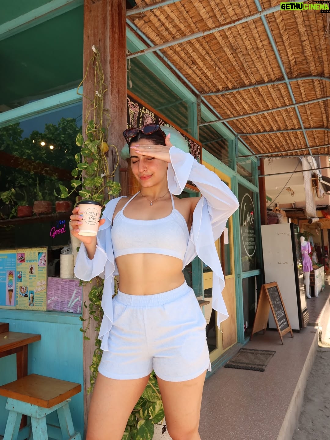 Simrithi Bathija - 9.2K Likes - Delayed Bali dump, but worth revisiting 🌊🍹🌞

.

.

.

@rareclub.in 
#takemeback #bali #islandgirl #fyp #simrithibathija