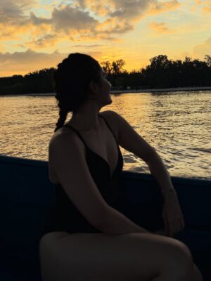 Simrithi Bathija Instagram - Delayed Bali dump, but worth revisiting 🌊🍹🌞

.

.

.

@rareclub.in 
#takemeback #bali #islandgirl #fyp #simrithibathija