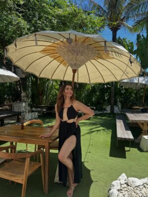 Simrithi Bathija Instagram - Delayed Bali dump, but worth revisiting 🌊🍹🌞

.

.

.

@rareclub.in 
#takemeback #bali #islandgirl #fyp #simrithibathija