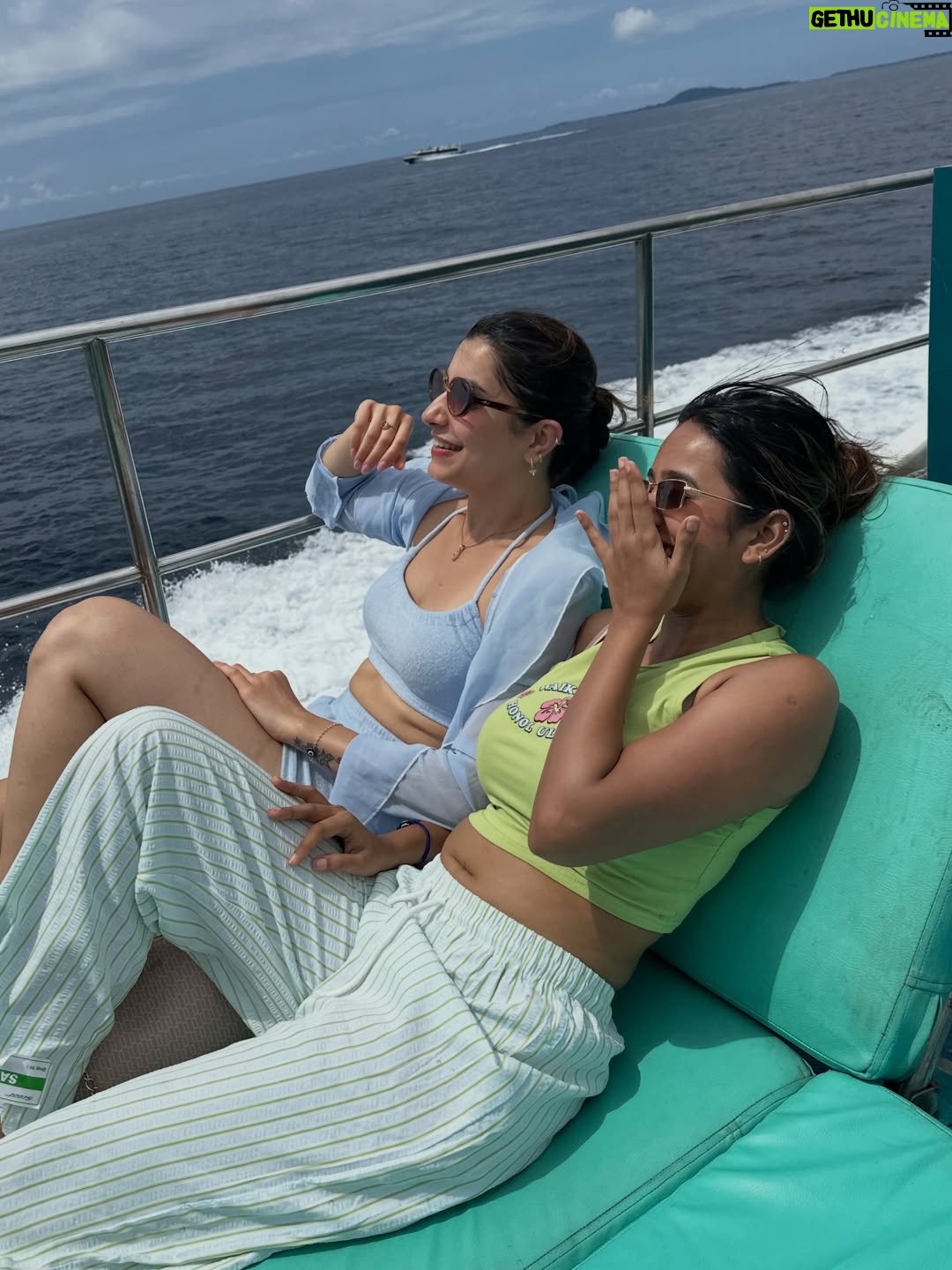 Simrithi Bathija - 9.2K Likes - Delayed Bali dump, but worth revisiting 🌊🍹🌞

.

.

.

@rareclub.in 
#takemeback #bali #islandgirl #fyp #simrithibathija
