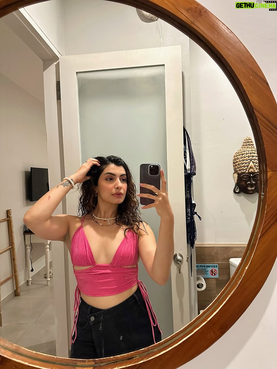 Simrithi Bathija - 9.2K Likes - Delayed Bali dump, but worth revisiting 🌊🍹🌞

.

.

.

@rareclub.in 
#takemeback #bali #islandgirl #fyp #simrithibathija