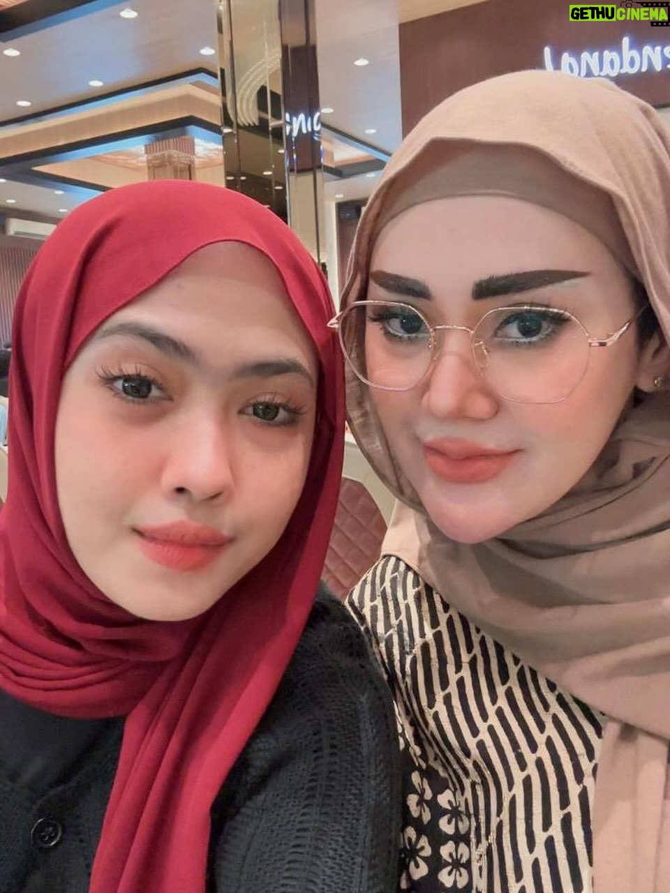Sissy Firman - 209 Likes - 