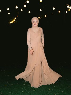 Siti Nurhaliza Instagram - Majlis Sambutan Ulangtahun ke-47 Dato' Sri Siti Nurhaliza & Apresiasi Media.

Anjuran: @snlegacysb 
Lokasi: @forestvalleyhall Monstera Hall
Katering: @zai.srigemilang 
Dekorasi: @rajanurul_wedding 
Pencuci Mulut: @ct_dessertcakes 
Goodies: @snlegacysb 
Hadiah cabutan bertuah: @airasia @cuckoo_official @universalmusic_my @officialsimplysiti @afiyabysitinurhaliza 
Emcee: @sudyrtahir 
👗 @ashraffzainal 
💄 @epie_temerloh 
📸 @amrulsykr_ 
📹 @bangsawanpictures