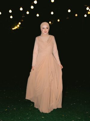 Siti Nurhaliza Instagram - Majlis Sambutan Ulangtahun ke-47 Dato' Sri Siti Nurhaliza & Apresiasi Media.

Anjuran: @snlegacysb 
Lokasi: @forestvalleyhall Monstera Hall
Katering: @zai.srigemilang 
Dekorasi: @rajanurul_wedding 
Pencuci Mulut: @ct_dessertcakes 
Goodies: @snlegacysb 
Hadiah cabutan bertuah: @airasia @cuckoo_official @universalmusic_my @officialsimplysiti @afiyabysitinurhaliza 
Emcee: @sudyrtahir 
👗 @ashraffzainal 
💄 @epie_temerloh 
📸 @amrulsykr_ 
📹 @bangsawanpictures