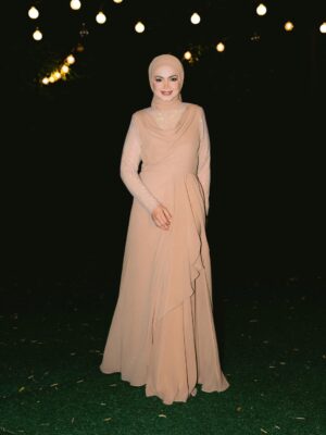 Siti Nurhaliza Instagram - Majlis Sambutan Ulangtahun ke-47 Dato' Sri Siti Nurhaliza & Apresiasi Media.

Anjuran: @snlegacysb 
Lokasi: @forestvalleyhall Monstera Hall
Katering: @zai.srigemilang 
Dekorasi: @rajanurul_wedding 
Pencuci Mulut: @ct_dessertcakes 
Goodies: @snlegacysb 
Hadiah cabutan bertuah: @airasia @cuckoo_official @universalmusic_my @officialsimplysiti @afiyabysitinurhaliza 
Emcee: @sudyrtahir 
👗 @ashraffzainal 
💄 @epie_temerloh 
📸 @amrulsykr_ 
📹 @bangsawanpictures