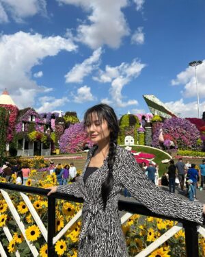 Sitora Alimjanova Instagram - Miracle moments in miracle garden 🥰