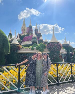 Sitora Alimjanova Instagram - Miracle moments in miracle garden 🥰