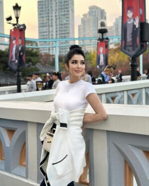 Sitora Farmonova Instagram - «Живи, путешествуй, не сожалей ни о чем и благодари судьбу»