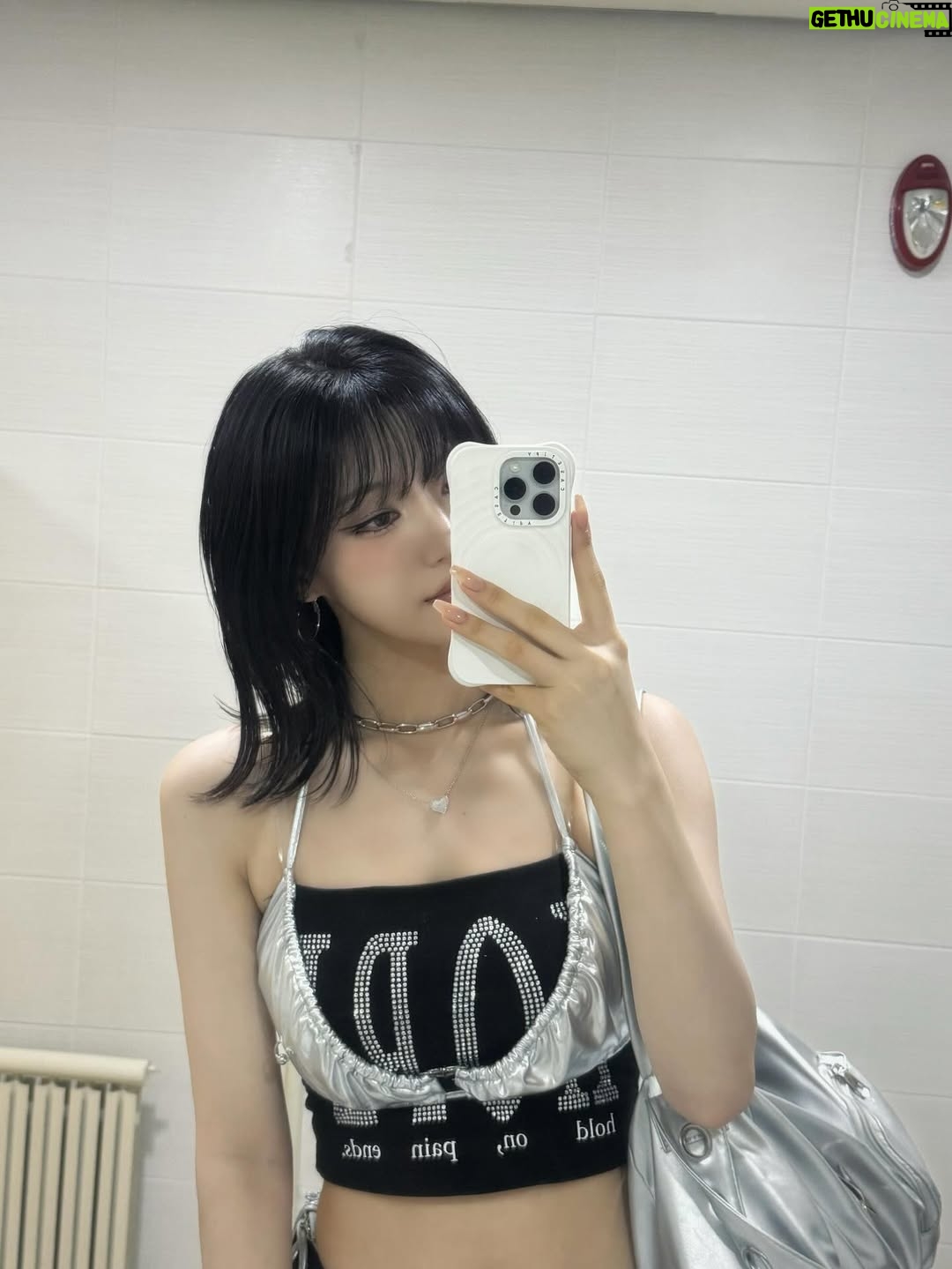 Siyoon - 26.2K Likes - 🪞🤳🏻🤍🫧