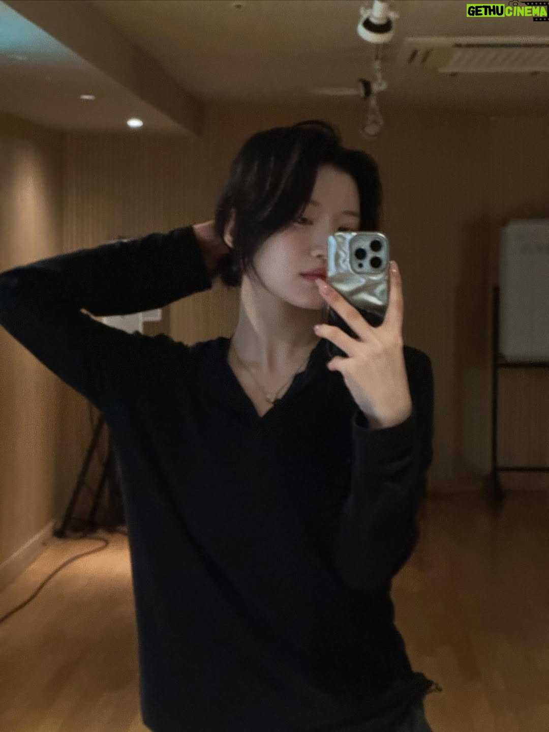 Siyoon - 26.2K Likes - 🪞🤳🏻🤍🫧