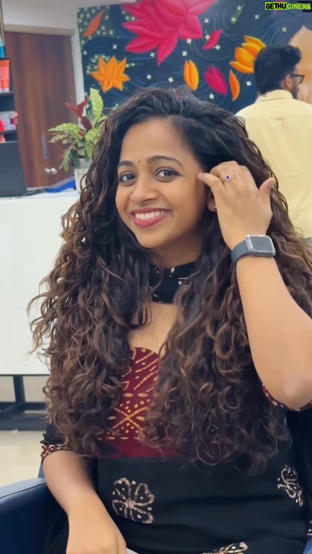 Sneha Babu - 15.9K Likes - Curly Haircut & Hair color

@hairtopia.houseofhair 
@sneha_babu_21 

#curlyhaircut #curlyhairbalayage #curlyhairstylist #curlyhaircolor #kochi