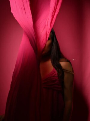 Sneha Jain Instagram - Life is a canvas, painted with the colors of my soul❤️
.
In Frame - @iam_snehajain ✨
.
Photography - @jaydodia95 📸