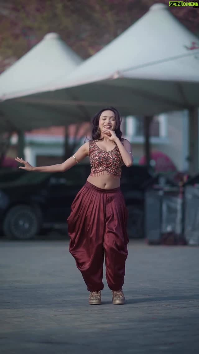 Sneha Savita - 113.1K Likes - Mai Yuhi Muskraungi☺️♥️

Dc: @my_name_is_govind_ 😍

#dance #explore #trending #viral #explorepage