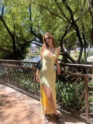 Sofía Carrera Instagram - vegas babyy 💛