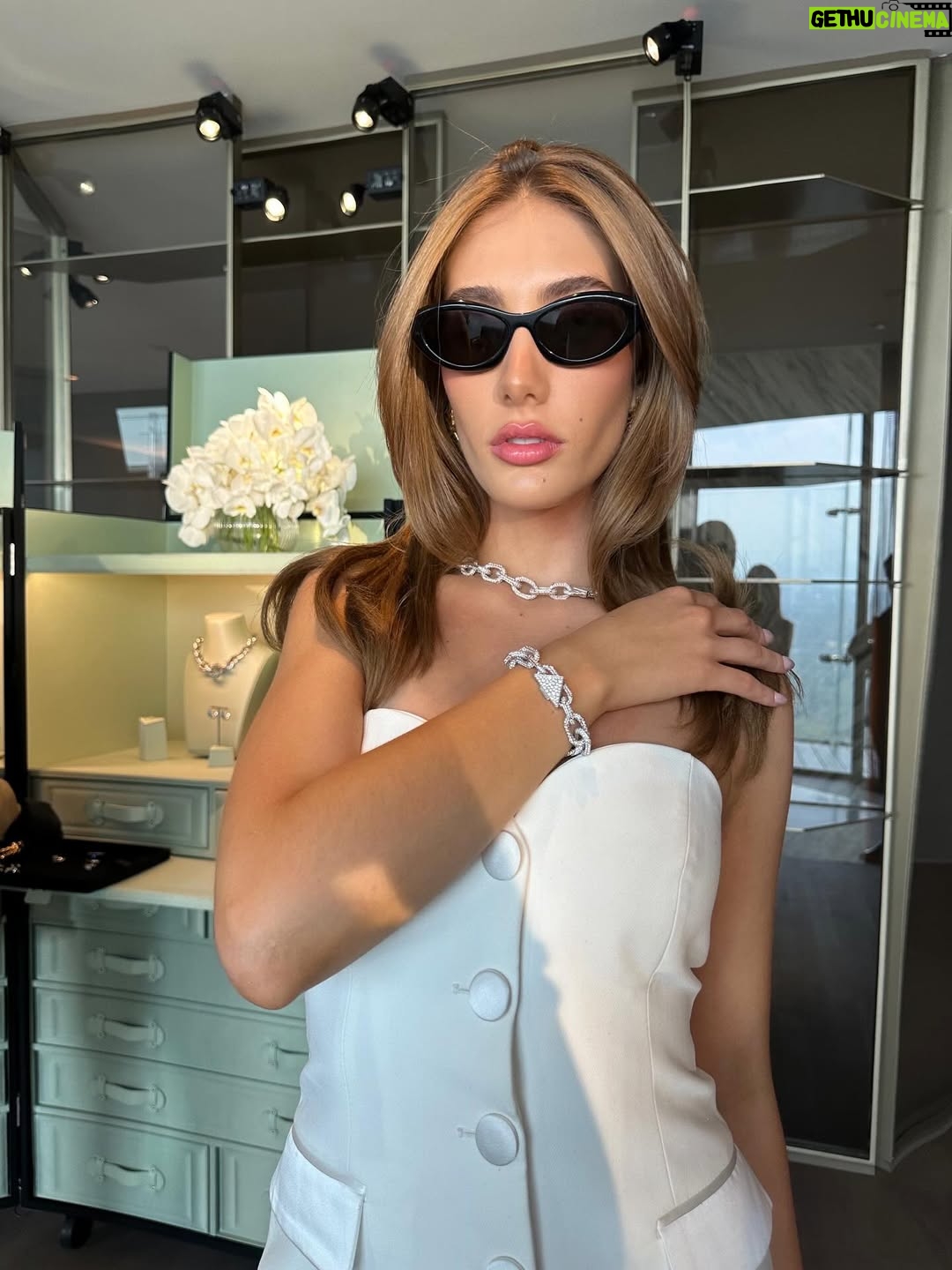 Sofía Carrera - 5.9K Likes - Prada Fine Jewelry 💎 @prada 
.
.
.
.
.
.
.
.
.
.
.
.
#prada #finejewelry #diamonds #luxury #spark #model #artist #singer #actress