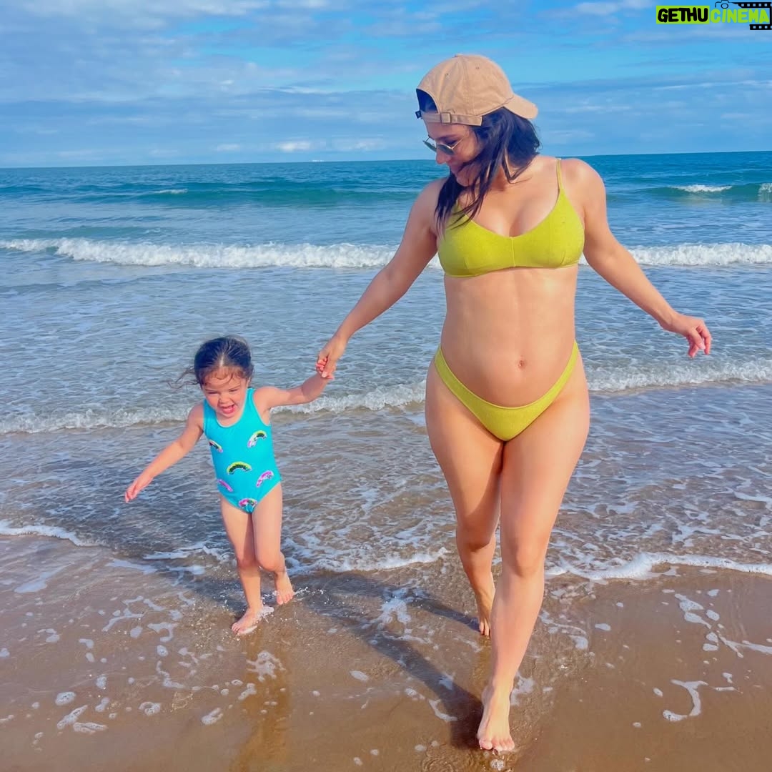 Sofía Garza - 4K Likes - 🌴 S.P.I 🌴

1. Olivia, Mamá y Bebé
2. 🎆 
3. Maji y Oli
4. Daddy and Oli time
5. 😂
6. Las primas
7. ☀️ 
8. La abuela y el mar