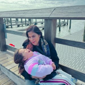 Sofía Garza Instagram - 🌴 S.P.I 🌴

1. Olivia, Mamá y Bebé
2. 🎆 
3. Maji y Oli
4. Daddy and Oli time
5. 😂
6. Las primas
7. ☀️ 
8. La abuela y el mar