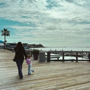 Sofía Garza Instagram - 🌴 S.P.I 🌴

1. Olivia, Mamá y Bebé
2. 🎆 
3. Maji y Oli
4. Daddy and Oli time
5. 😂
6. Las primas
7. ☀️ 
8. La abuela y el mar