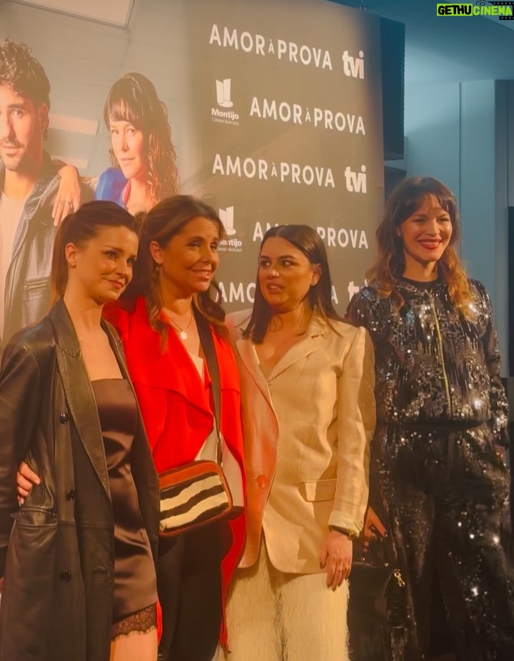 Sofia Grillo - 279 Likes - .
Ontem foi dia de apresentação do “ Amor à Prova” 🎬 na bela cidade do Montijo.
.
.
#amoraprova 
#amoraprovatvi 
#apresentacaoestreia
#montijo 
#gettoghether 

📷: @marianalokelani