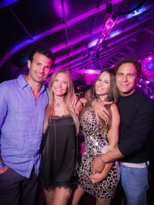 Sofía Zámolo Instagram - Cumple @pampitaoficial 🎂 en la @bresh 🩷🫦🦄