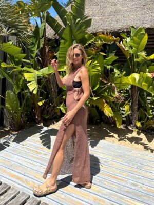 Sofía Zámolo Instagram - Endless Summer ☀️🏖️🧉💦🫦👙PDE