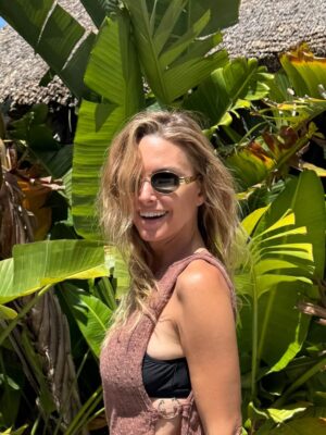 Sofía Zámolo Instagram - Endless Summer ☀️🏖️🧉💦🫦👙PDE