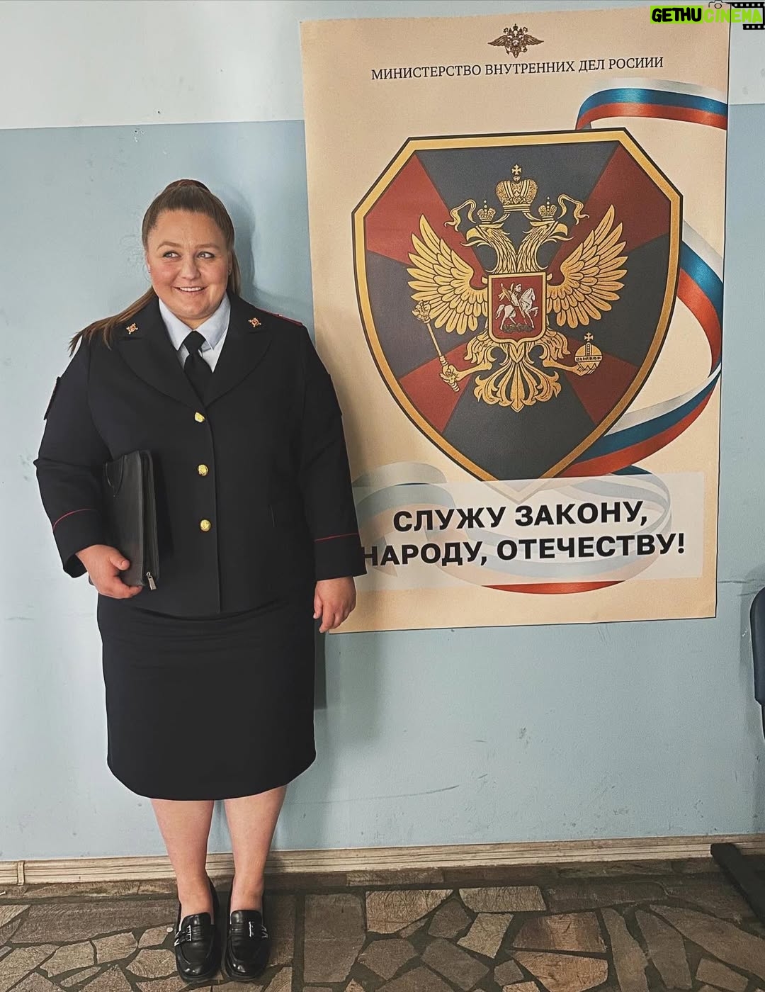 Sofya Zaika - 4.2K Likes - Друзья !!! На @tvc_russia выходят новые серии « Абонемента на расследование » . Новые расследования , новые истории , новые герои !!! Очень насыщенные съемки , очень эмоциональные смены !! 😂 вот немного закулисья съемочного процесса . Буду с волнением и трепетом смотреть ) ура 🥳 
Гликерия Давыдова на @tvc_russia !! 👏🏽
__
#абонементнарасследование #премьера #твц #гликериядавыдова
