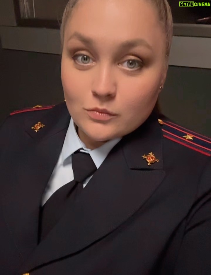 Sofya Zaika - 4.2K Likes - Друзья !!! На @tvc_russia выходят новые серии « Абонемента на расследование » . Новые расследования , новые истории , новые герои !!! Очень насыщенные съемки , очень эмоциональные смены !! 😂 вот немного закулисья съемочного процесса . Буду с волнением и трепетом смотреть ) ура 🥳 
Гликерия Давыдова на @tvc_russia !! 👏🏽
__
#абонементнарасследование #премьера #твц #гликериядавыдова