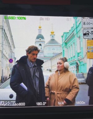 Sofya Zaika Instagram - Друзья !!! На @tvc_russia выходят новые серии « Абонемента на расследование » . Новые расследования , новые истории , новые герои !!! Очень насыщенные съемки , очень эмоциональные смены !! 😂 вот немного закулисья съемочного процесса . Буду с волнением и трепетом смотреть ) ура 🥳 
Гликерия Давыдова на @tvc_russia !! 👏🏽
__
#абонементнарасследование #премьера #твц #гликериядавыдова