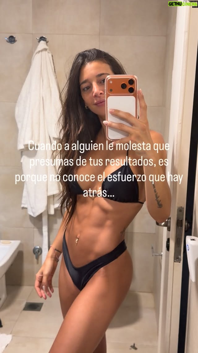 Sol Pérez - 65.9K Likes - Volviendo de a poco 💪🏾🙌🏽 
Alguien más opina como yo?