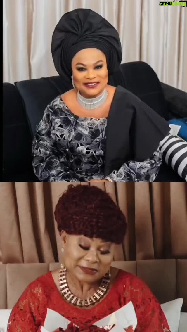 Sola Sobowale - 6.7K Likes - Ahh see what Ai is doing o… even me I had to look twice 😅. Guess which one is the real me and which one is AI. Comment below 👇. And yes, blame for this 😁 and @taptapsendng follow them quickly.