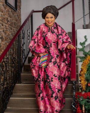 Sola Sobowale Instagram - The joy of the Lord is indeed my strength…

👗 @xarina.ig 
💄 @dynamicbeautyplus 
📸 @biyiadeleke