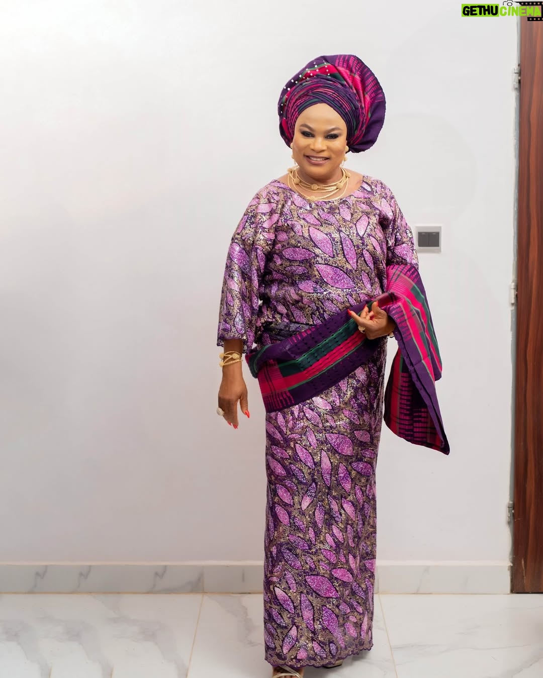 Sola Sobowale - 7.8K Likes - All Glory be to God always…

Lace  #strictlybrides
@blessing_gele
@oniyeti_jewelrystore 
@dynamicbeautyplus 
📸 @biyiadeleke