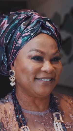 Sola Sobowale Instagram - In honour of owanbe Saturdays 

Jewellery @gbengaartsmith 
🎥 @the.esiaga