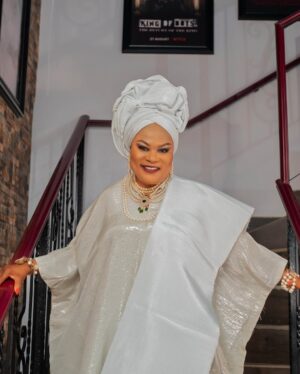 Sola Sobowale Instagram - Lord you are faithful and true… I am grateful for another year added on to my life…

-

@theabbykedomina
@Dynamicbeautyplus
@blessing_gele
@gbengaartsmith