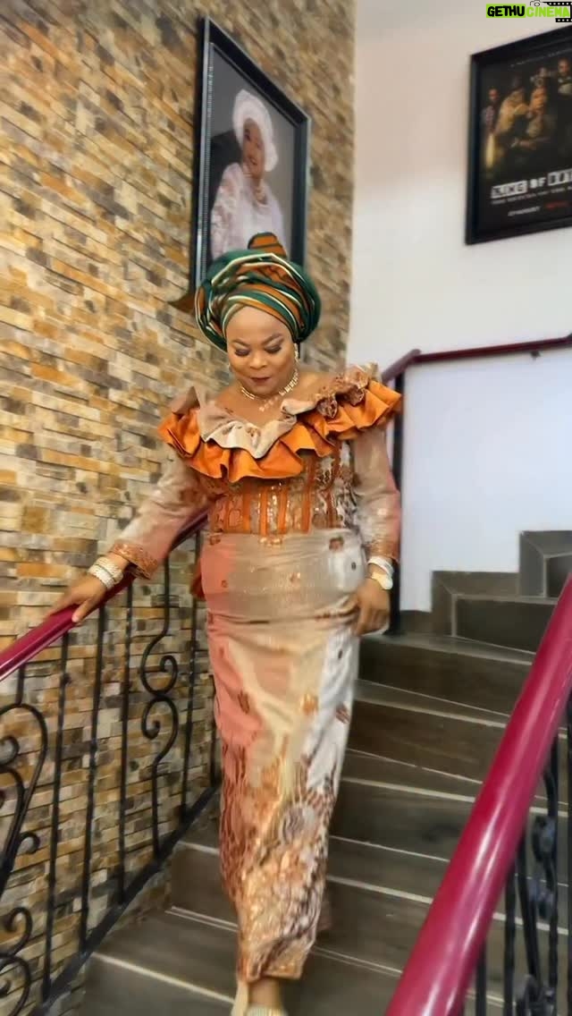 Sola Sobowale - 10.7K Likes - Saturdays are for _____

Videographer: @views_on_mide
Makeup: @dynamicbeautyplus
Gele: @mr_tee_gele 
Jewerly: @oniyeti_jewelrystore
Fabric: @strictlybrides
