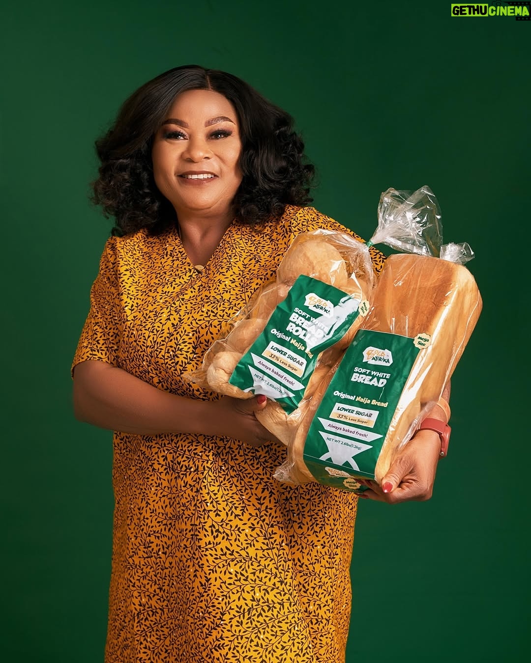 Sola Sobowale - 6.7K Likes - Breakfast and snack options from @boldafrika. 

Fun fact about me is I love to snack on garri with some groundnut and fried fish. What about you?
