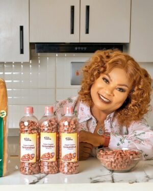 Sola Sobowale Instagram - Breakfast and snack options from @boldafrika. 

Fun fact about me is I love to snack on garri with some groundnut and fried fish. What about you?