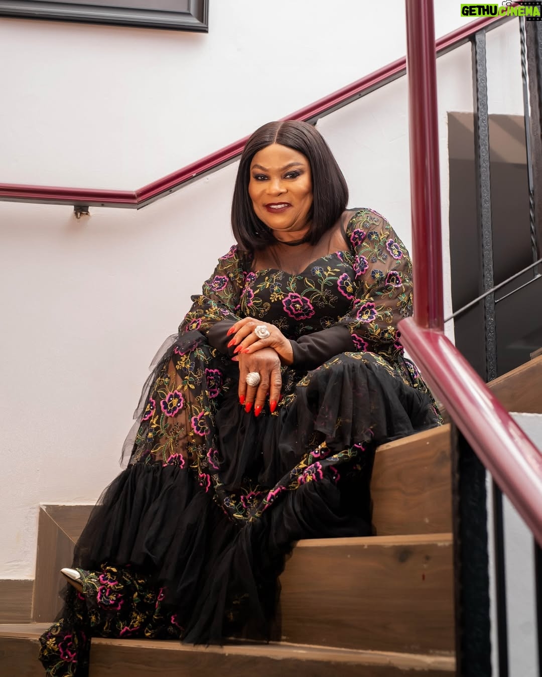 Sola Sobowale - 13.2K Likes - Stepping into a new week, 2025 here I come

-

👗 @ceolumineeofficial 
💎 @oniyeti_jewelrystore 
💄 @dynamicbeautyplus
💇🏻‍♀️ @auntjuliet_styles 
📸 @biyiadeleke