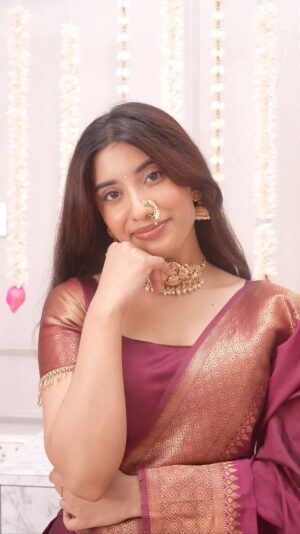 Somya Daundkar Instagram - A ‘GRWM’ video♥️
This sound is so mesmerising @thekonkancollective ✨