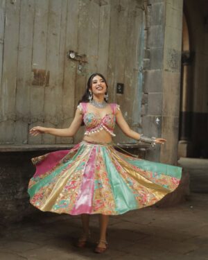 Somya Daundkar Instagram - In my Premika era🤍
Made this outfit from scratch, do check my recent YouTube video🙈
🎥 @vb_bagde_mr.photographer