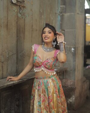 Somya Daundkar Instagram - In my Premika era🤍
Made this outfit from scratch, do check my recent YouTube video🙈
🎥 @vb_bagde_mr.photographer