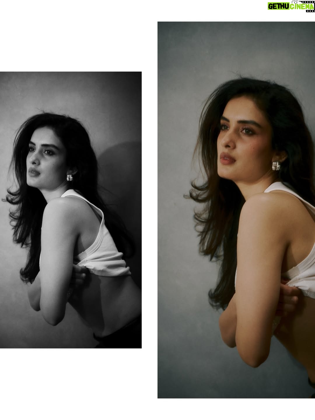 Sonali Kukreja - 3.9K Likes - Yours truly, overthinking less 🤍
With pure talent @dyartisticc 
 @chandan_yadav.3600